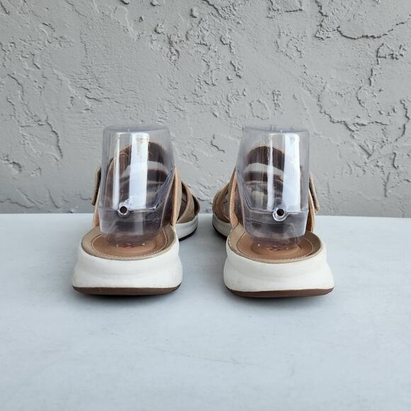 Clarks Brown Tan Sandals with Adjustable Straps - Picture 11 of 13